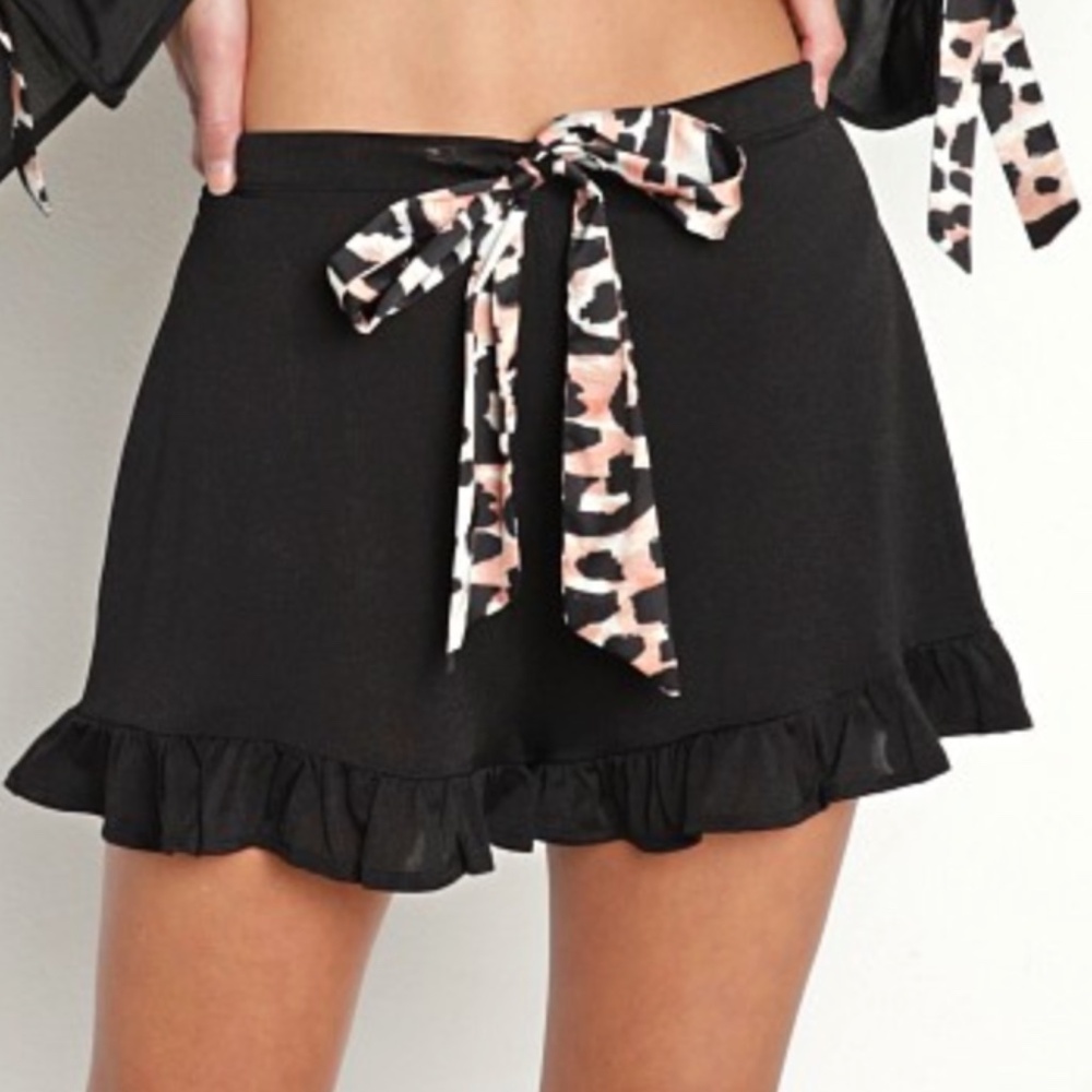 BEACH RIOT Aurora Spotted Leopard Lounge Shorts